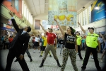 Flash Mob  Dia do samba 2002
